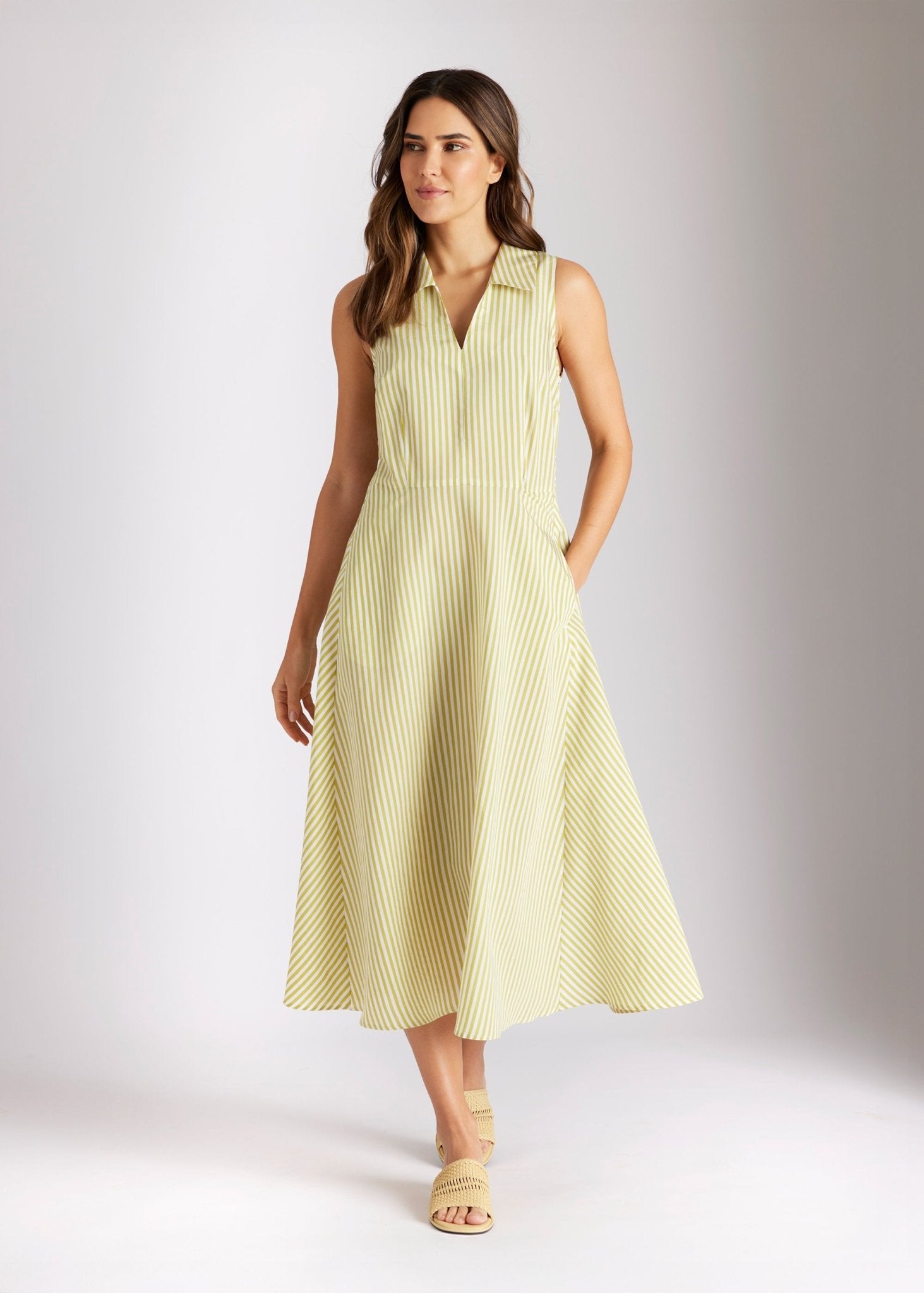 Ärmelloses Midi-Kleid GUANOTA mit V-Ausschnitt, Kragen und Bindegürtel in gelb-weiß gestreift