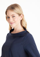 Kurze Tunika JUNIKA mit Kragen, langen Armen und seitlichen Eingrifftaschen in Dunkelblau