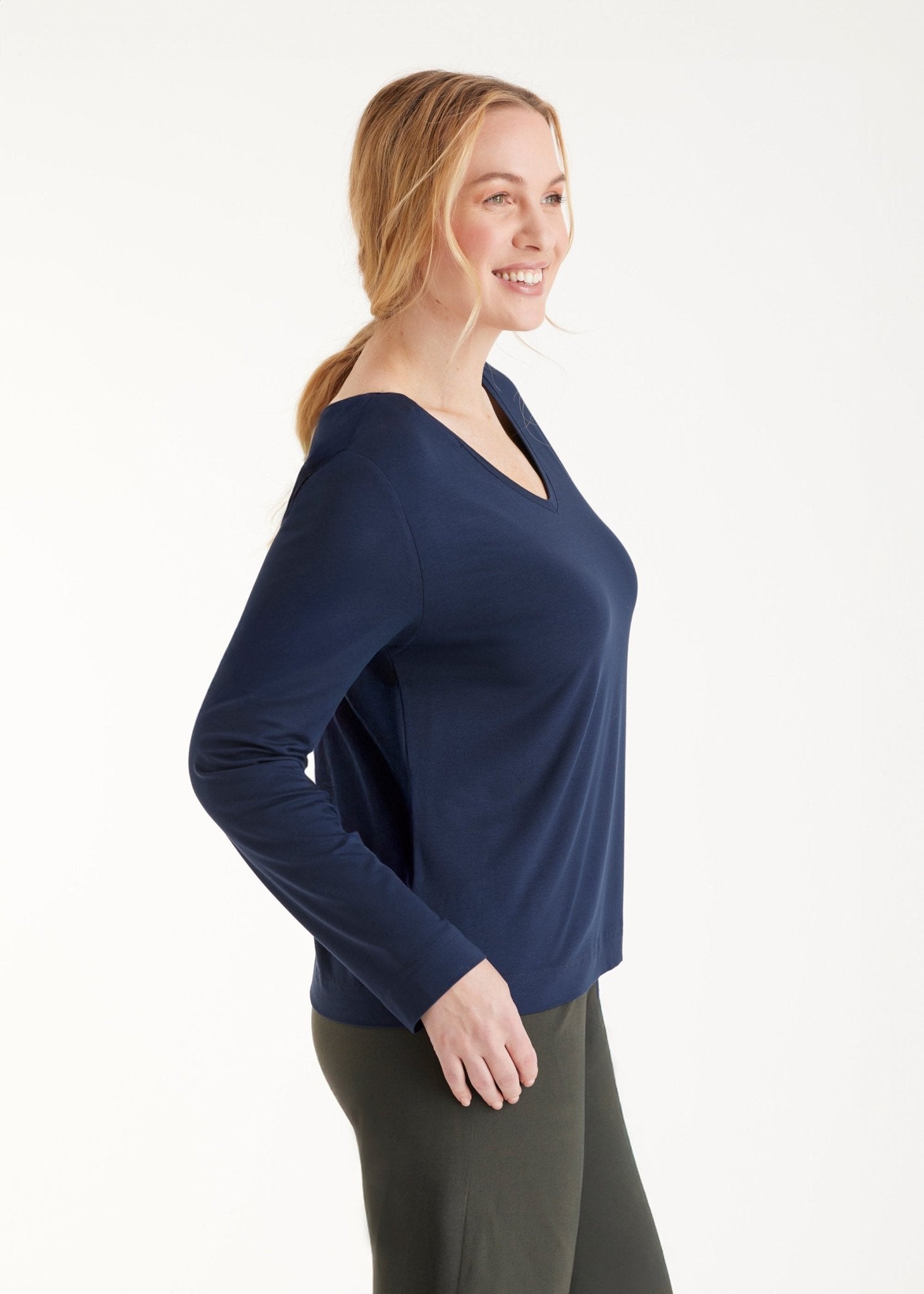 Langarm Shirt CLIVONITA mit Rundhals und V-Ausschnitt in Blau